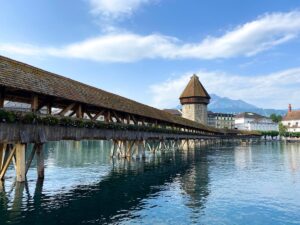Ruta Latino: París, Suiza e Italia